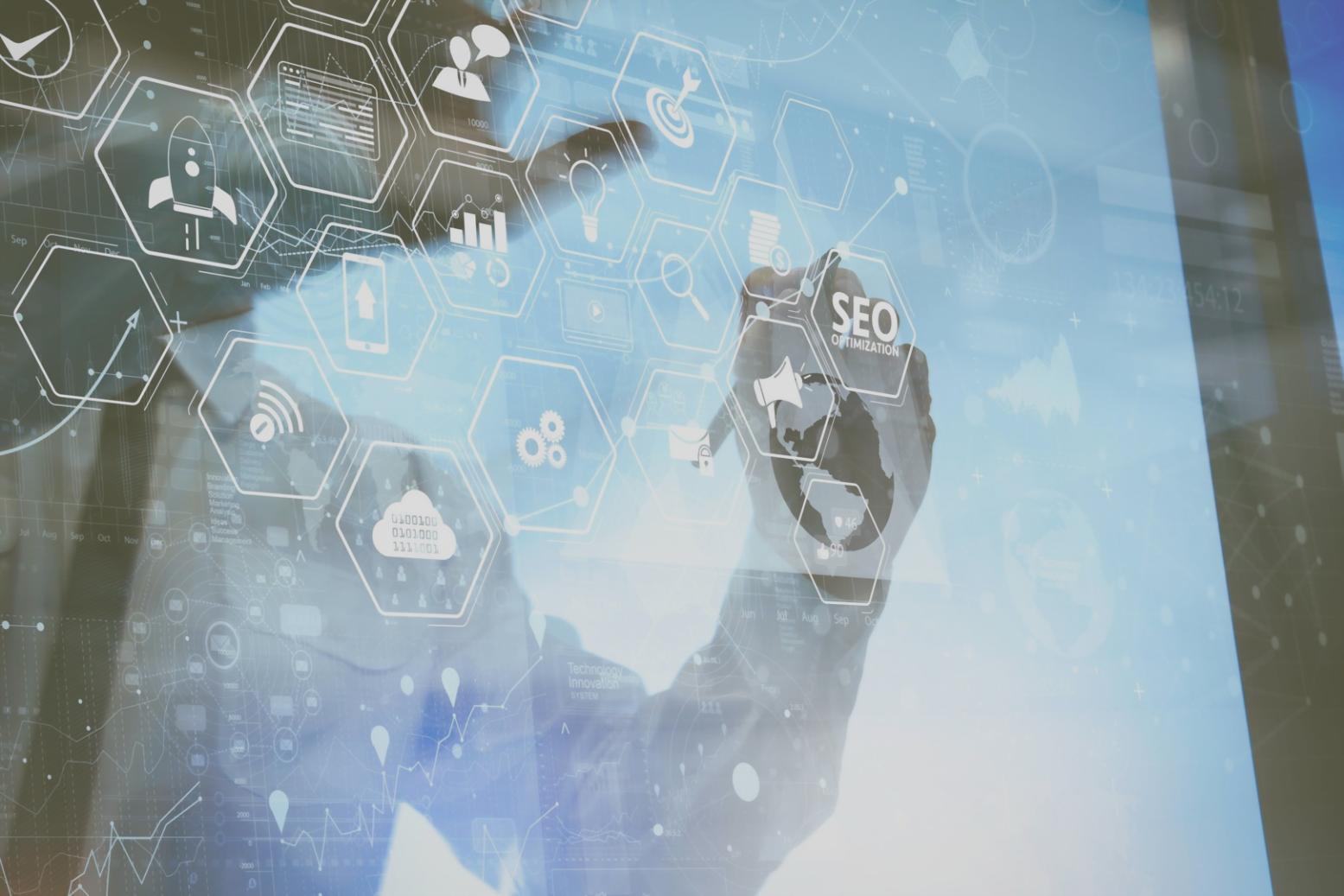 Online-Webinar-Sitzung mit SEO-Schulungsmaterialien